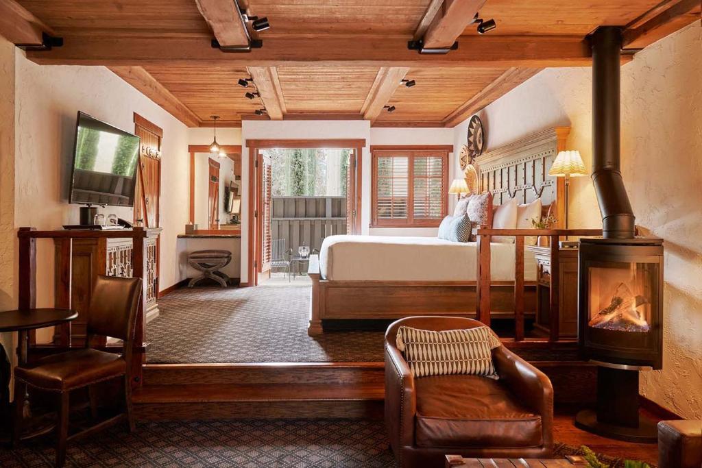 Rancho Caymus Inn Napa valley luxury hotels